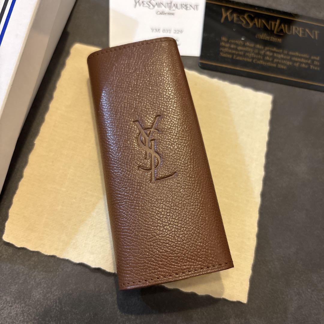 【新品】Yves Saint Laurent レザーキーケース ブラウン　ロゴ