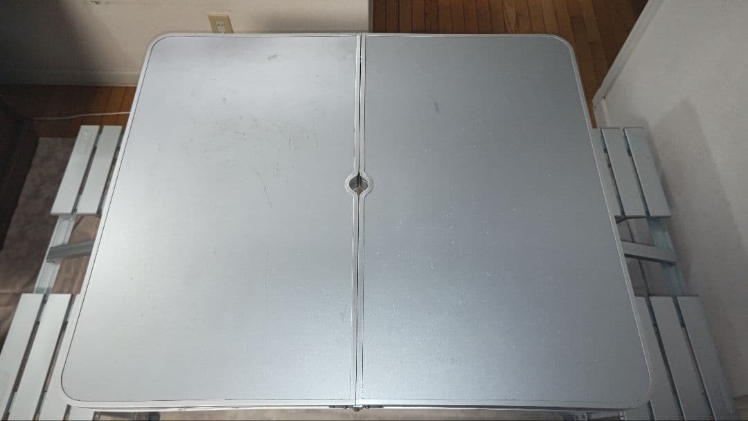 Colemanアルミピクニックテーブル