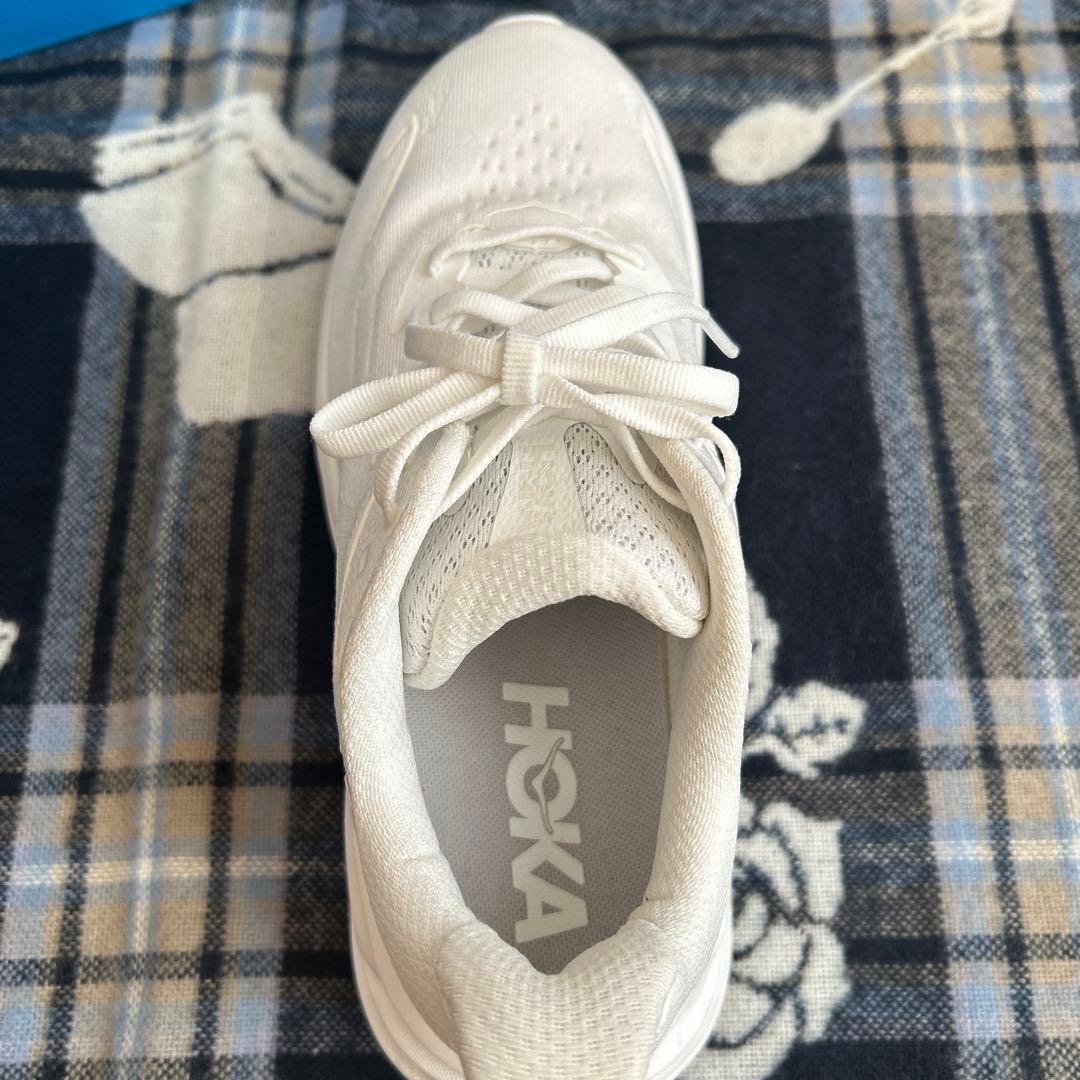 大人気ホカHOKAレディース23 ㎝クリフトン10未使用に近い値引き交渉OKです