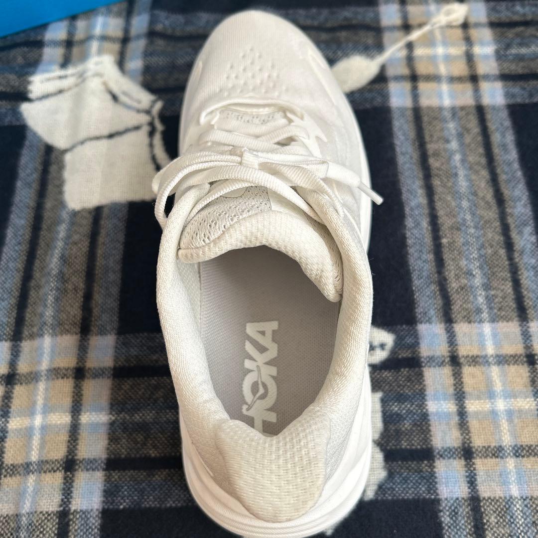 大人気ホカHOKAレディース23 ㎝クリフトン10未使用に近い値引き交渉OKです