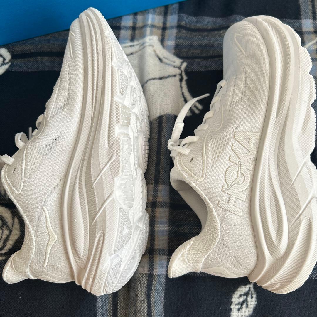 大人気ホカHOKAレディース23 ㎝クリフトン10未使用に近い値引き交渉OKです