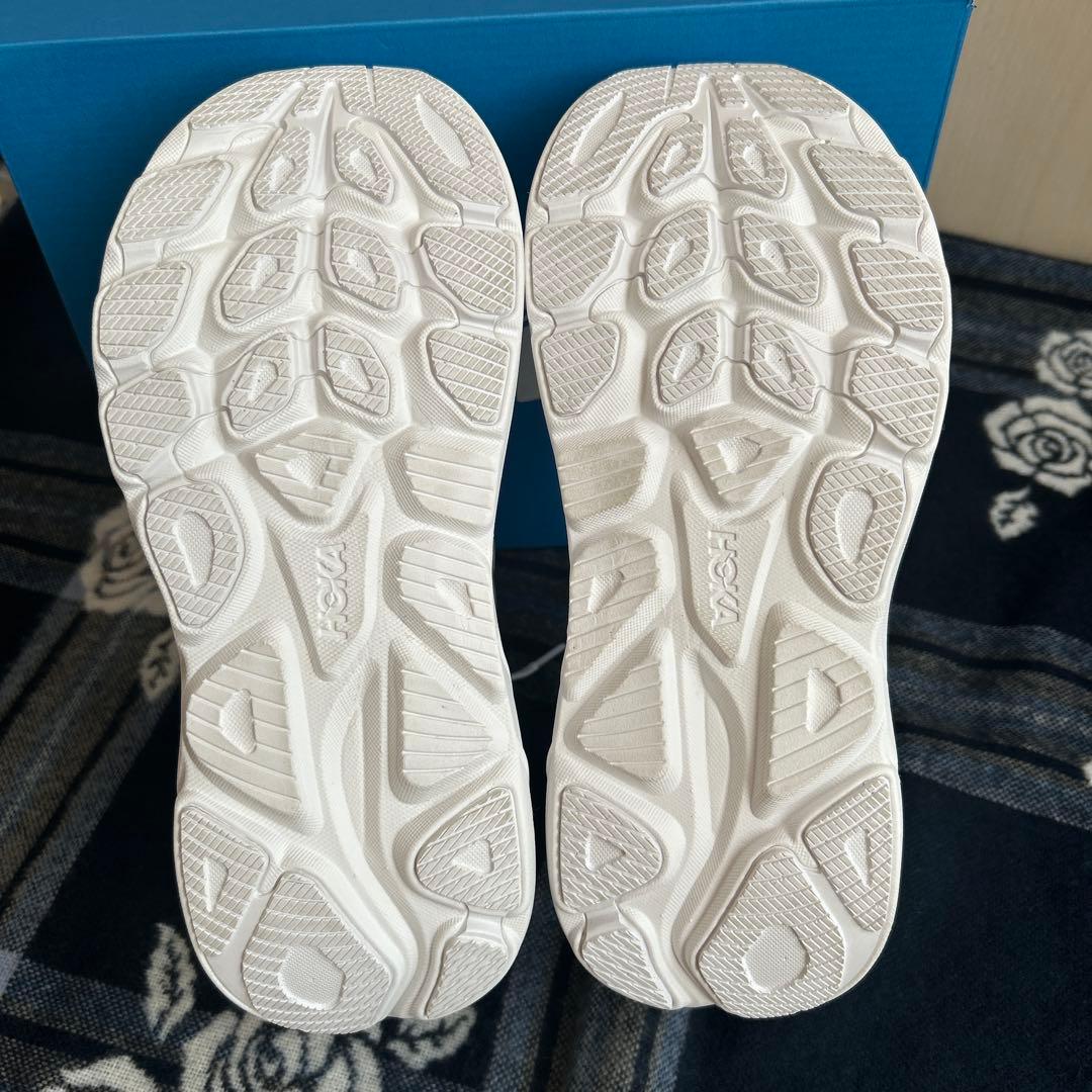 大人気ホカHOKAレディース23 ㎝クリフトン10未使用に近い値引き交渉OKです