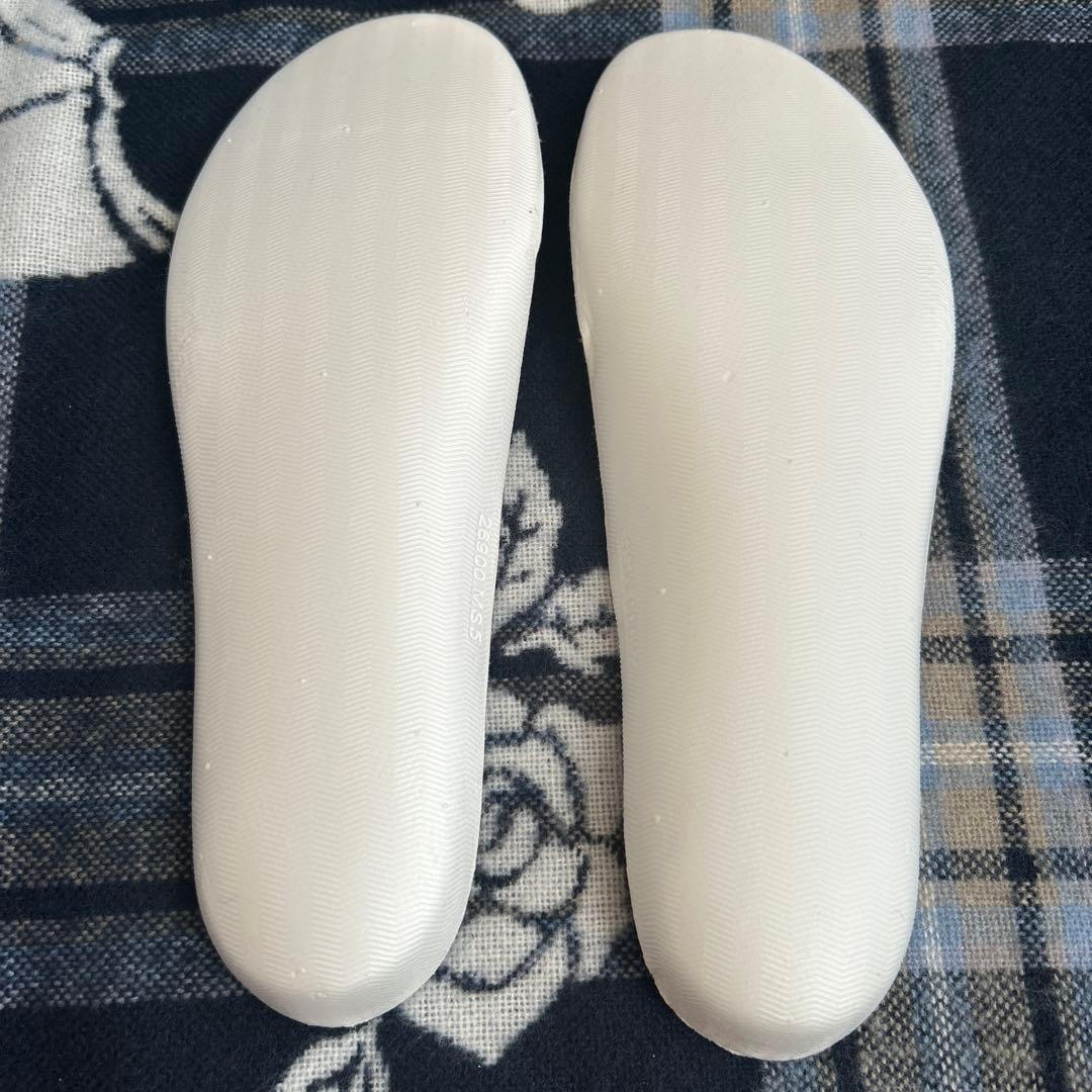 大人気ホカHOKAレディース23 ㎝クリフトン10未使用に近い値引き交渉OKです