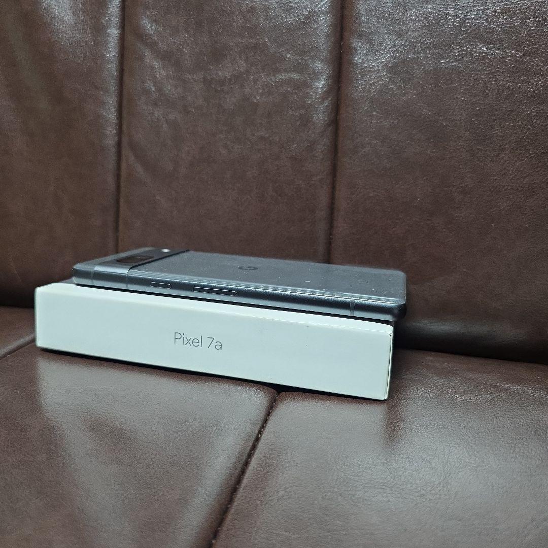 美品　Google Pixel 7a チャコール 128 GB