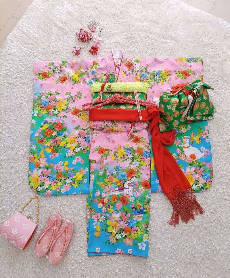 七五三 着物 花柄 7歳　ブランド着物　moe ピンク　水色　フルセット　髪飾り