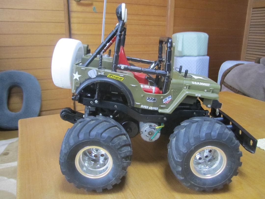 ラジコンカー 送料込み 価値がわからないので土曜日までの特別特価