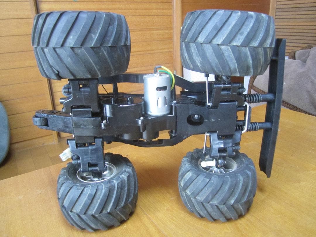 ラジコンカー 送料込み 価値がわからないので土曜日までの特別特価