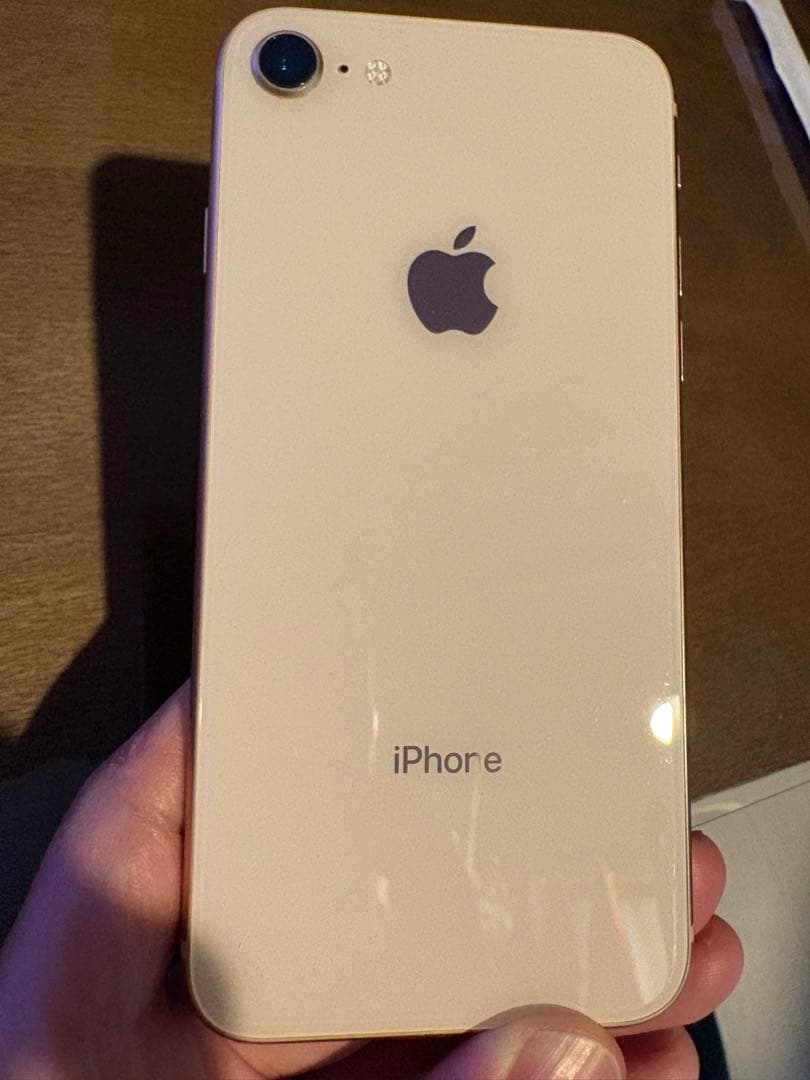 iPhone8 ゴールド 画面一部白飛び