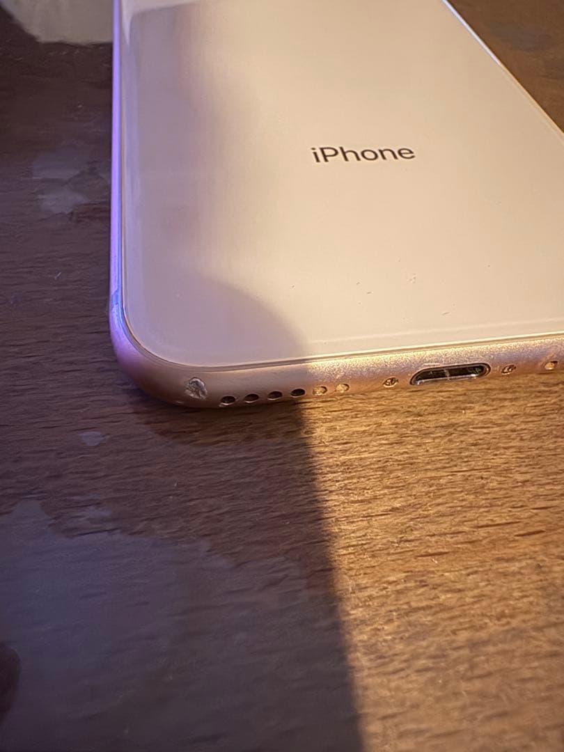 iPhone8 ゴールド 画面一部白飛び