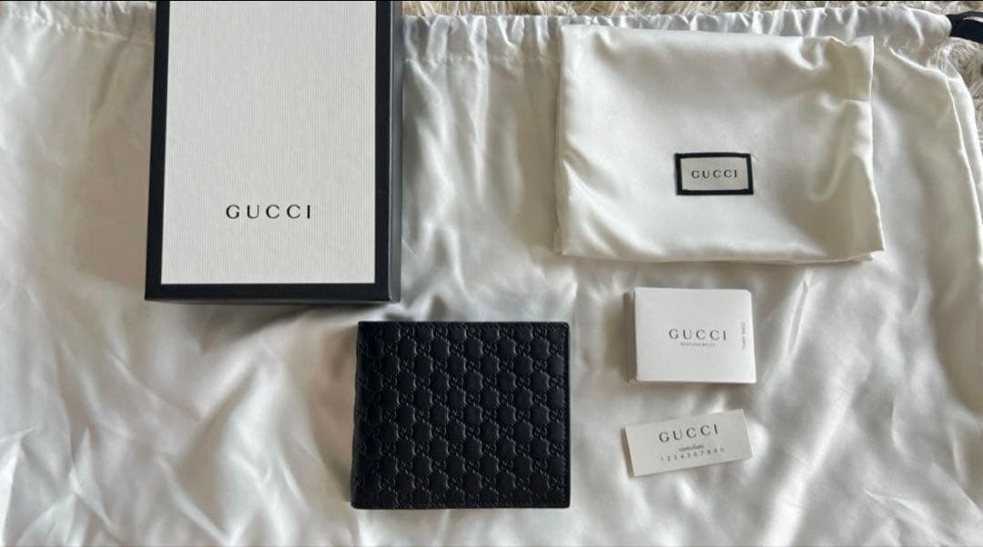 【新品未使用】 GUCCI グッチ 折りたたみ財布 二つ折り コンパクト 小銭