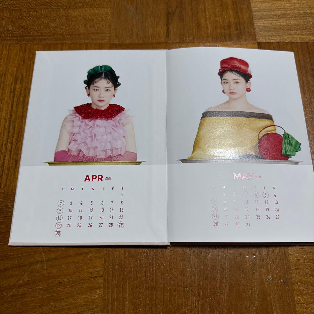 山田杏奈1st写真集&2nd写真集2冊サイン有　ポストカード他