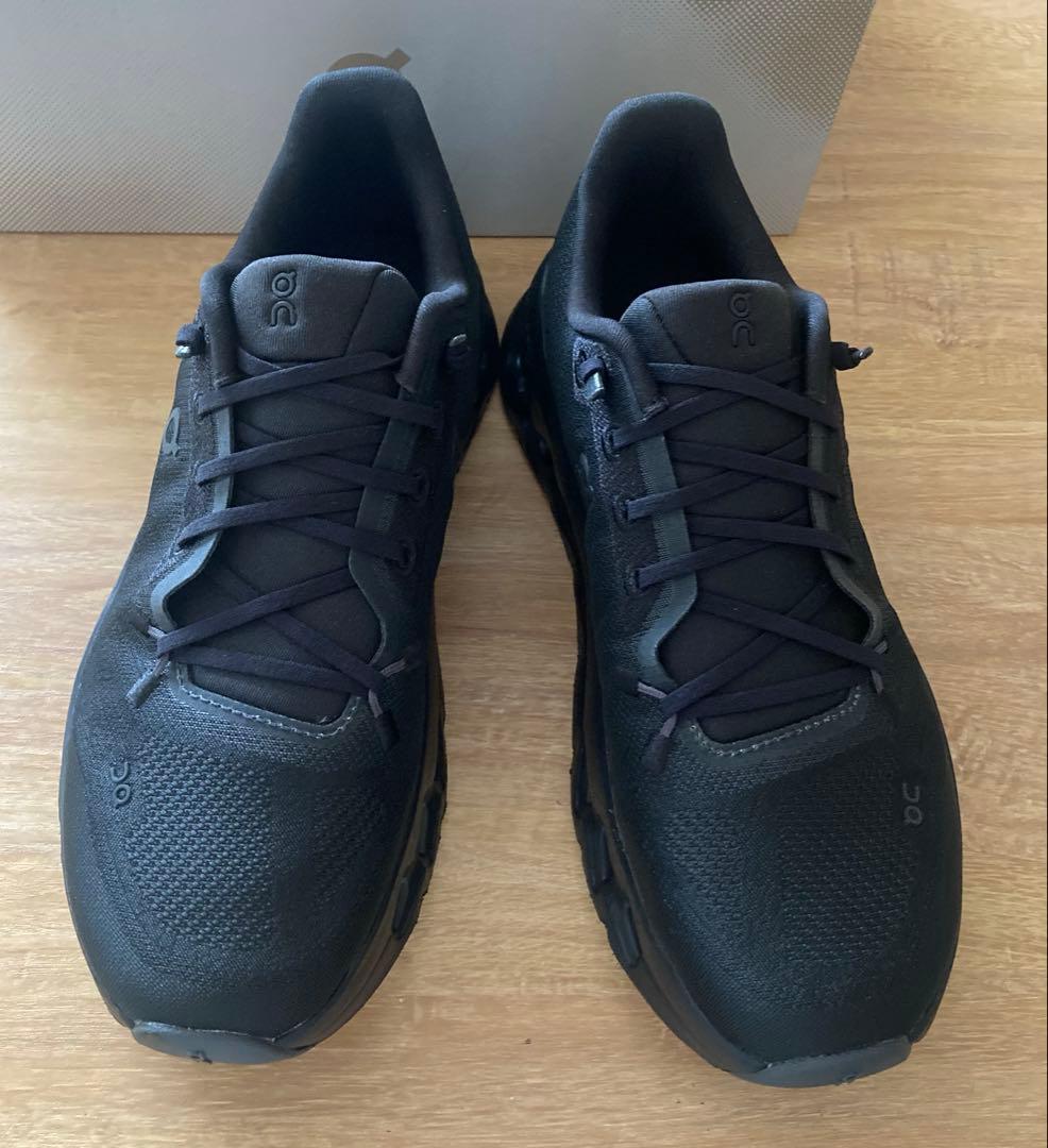 on cloud tilt スニーカー 黒 24.5