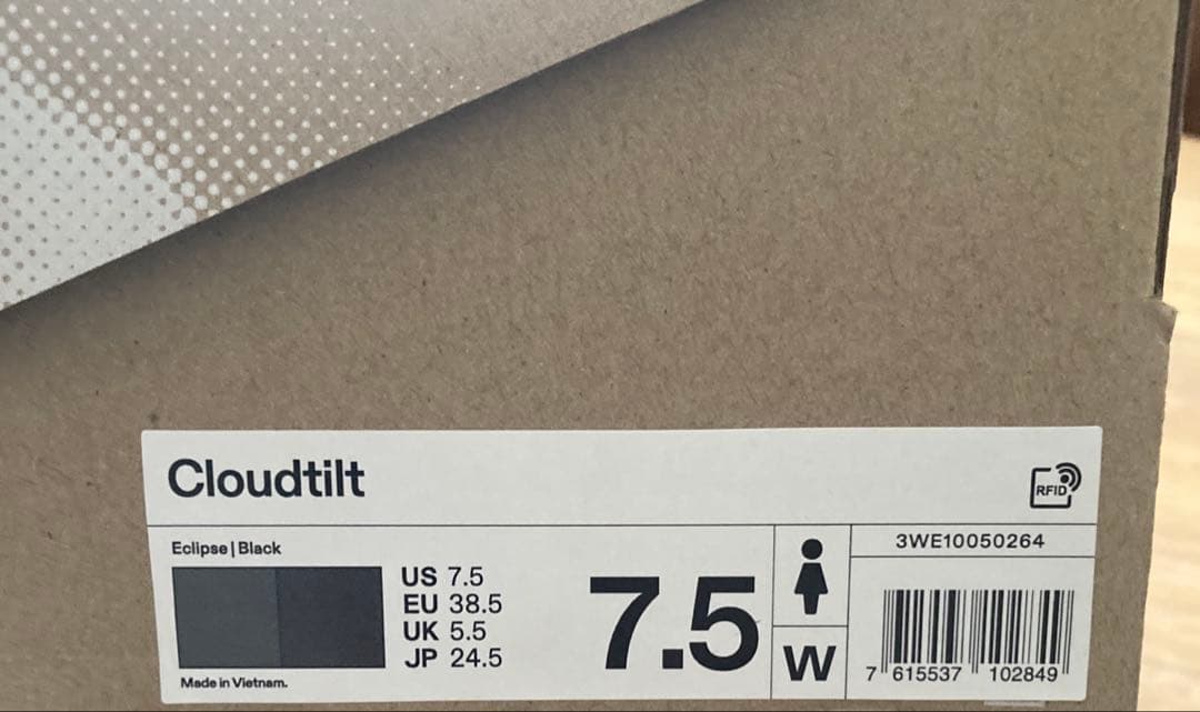 on cloud tilt スニーカー 黒 24.5