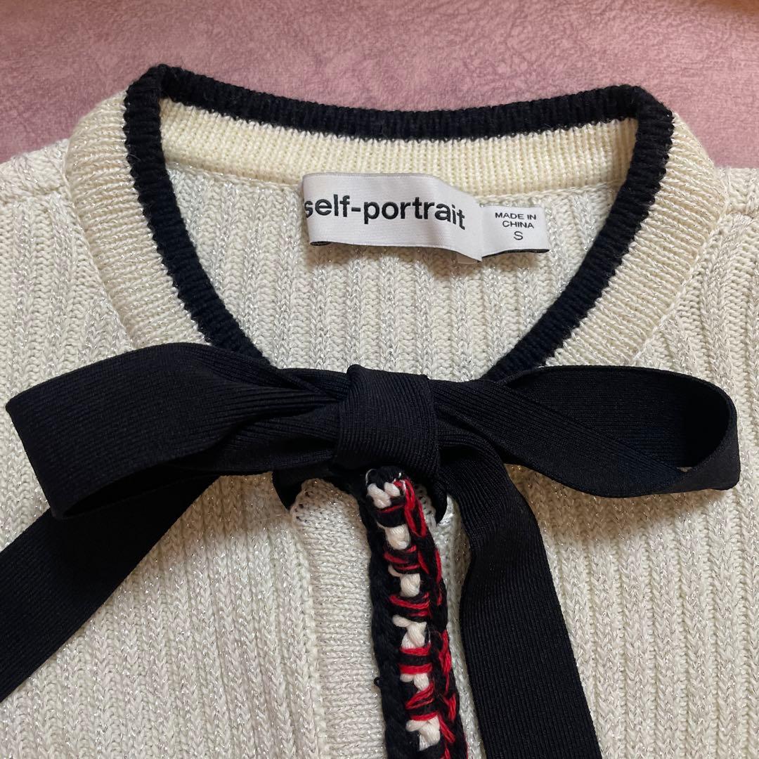 アイボリー リボン付きニットワンピース