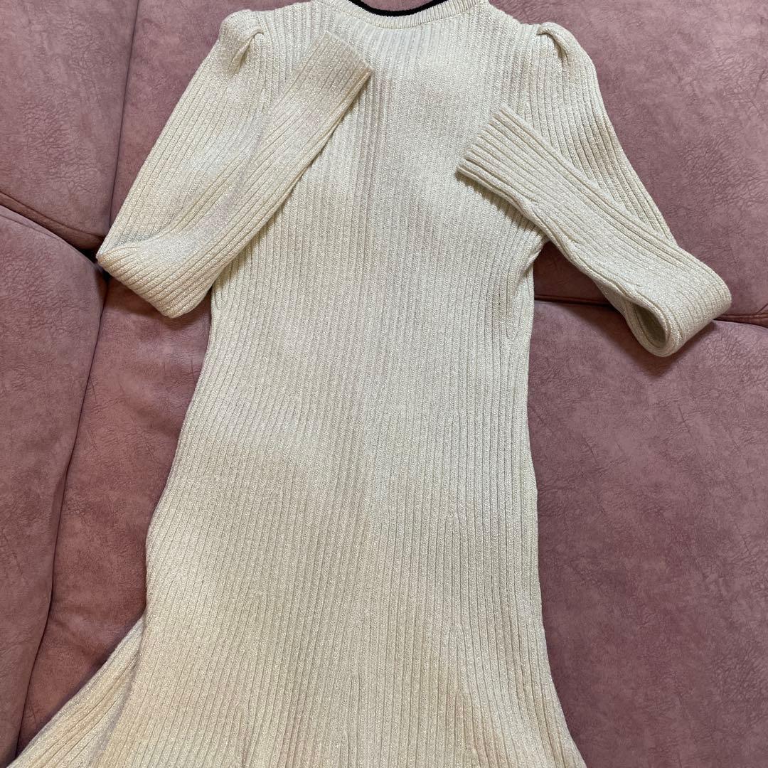 アイボリー リボン付きニットワンピース