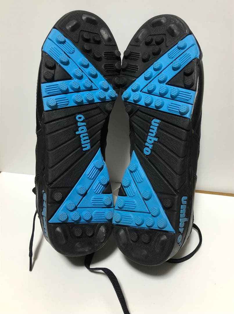 アンブロ D・I・A・M・I・C　トレーニングシューズ 未使用タグ付き 訳あり