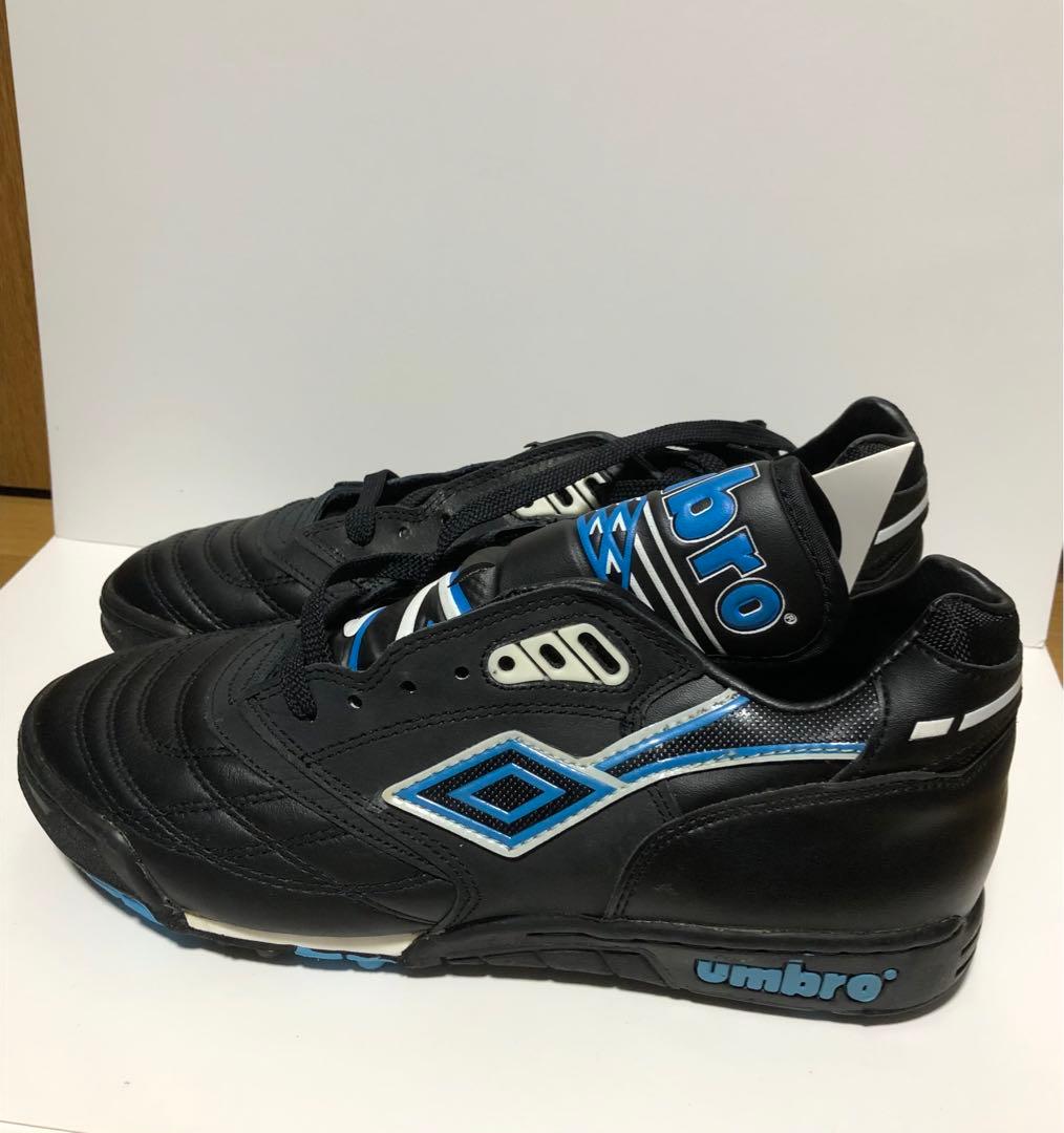 アンブロ D・I・A・M・I・C　トレーニングシューズ 未使用タグ付き 訳あり