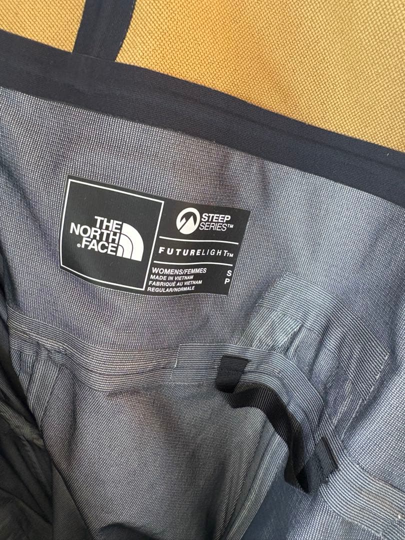 【美品】THE NORTH FACE ベージュ スノーボードウェア レディース