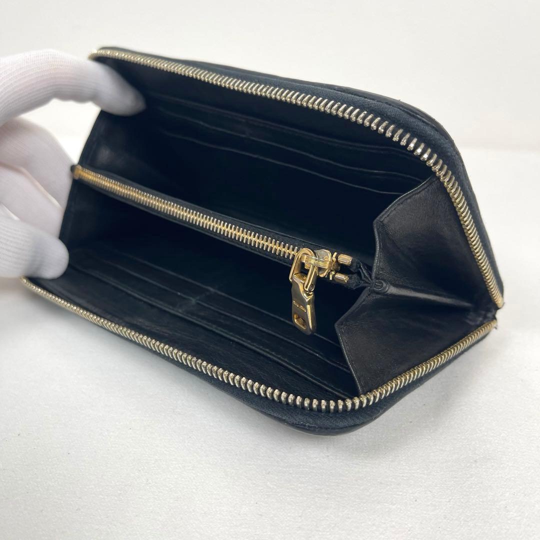 ミュウミュウ　キルティング　長財布　ロゴプレート　レザー　ブラック　希少美品！