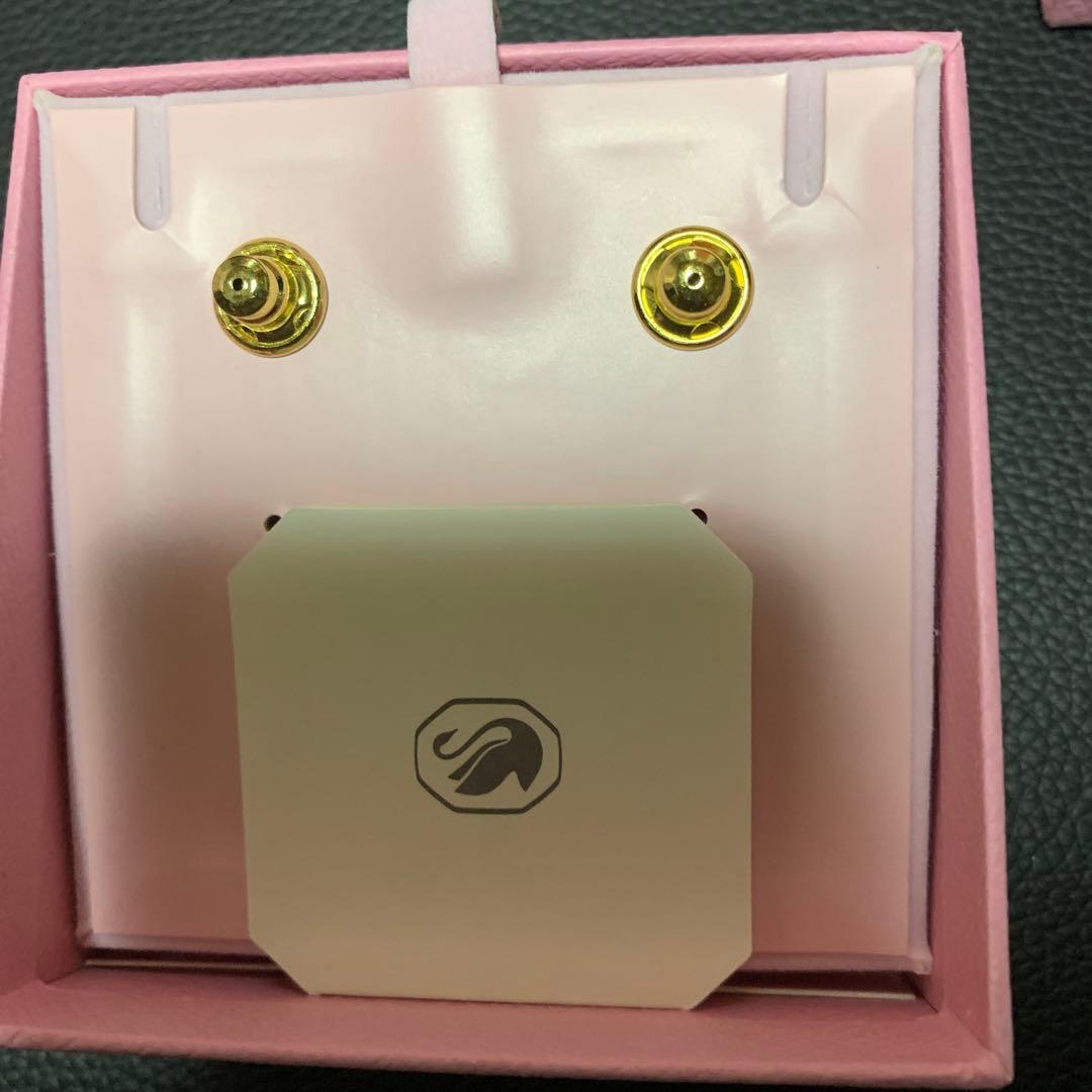 スワロフスキー！ピアス