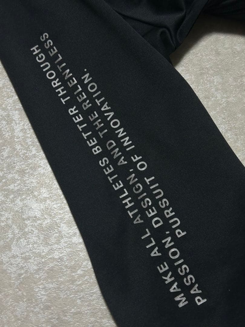 極美品 セットアップ アンダーアーマー ジャージ Mサイズ パーカー パンツ 黒