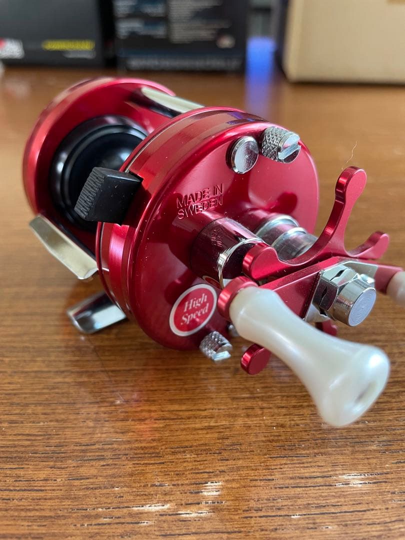 リール Abu Garcia 2500c Red