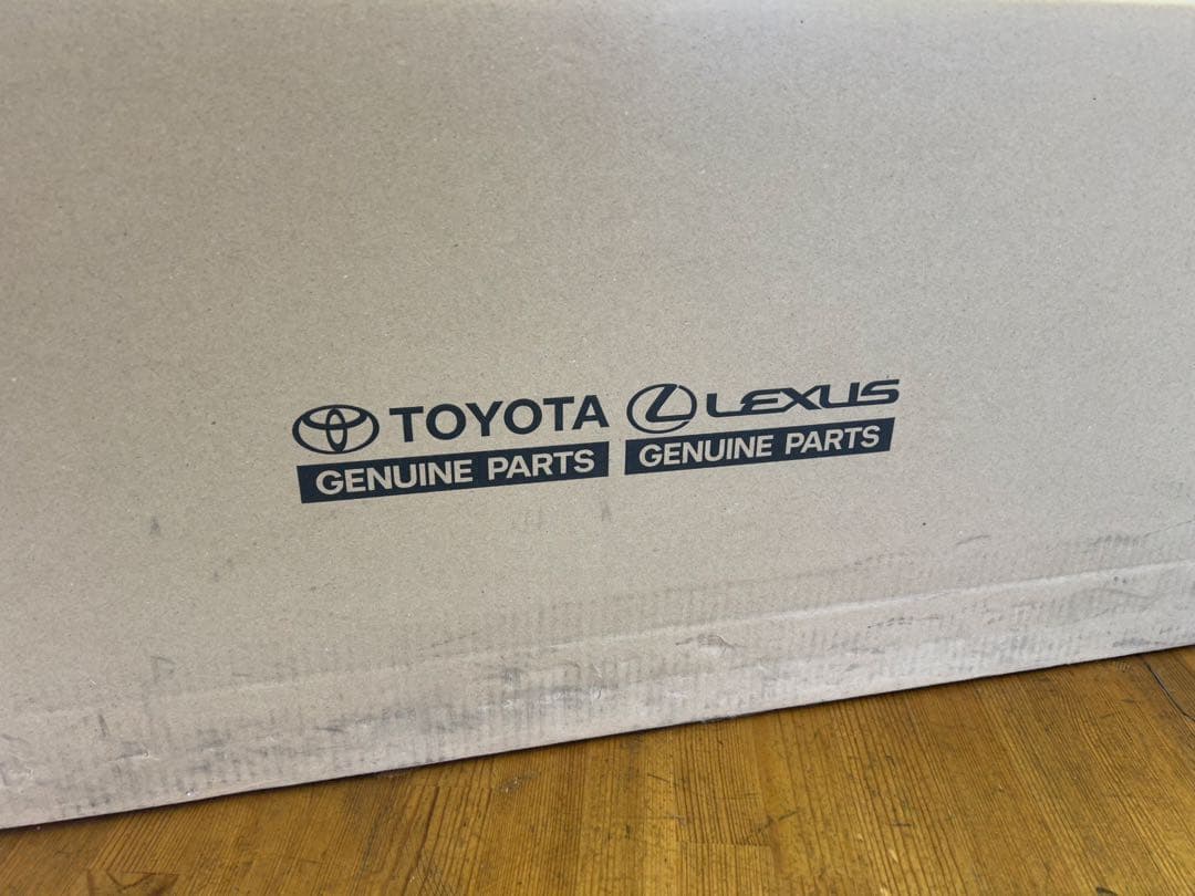 純正丸目ヘッドライト　トヨタ・ランクル250ライト部品 81004-60010