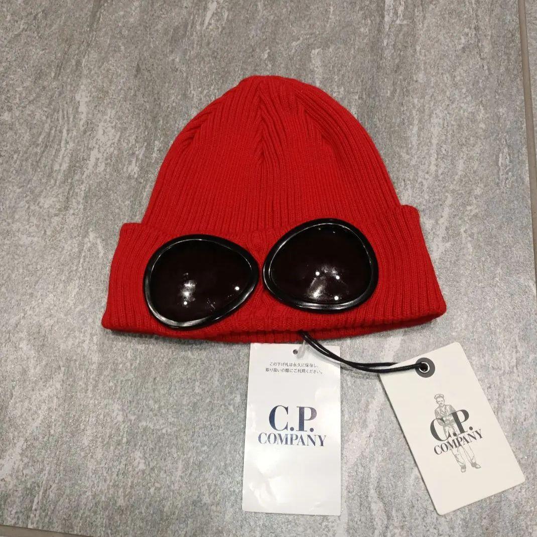 レア配色黒✕赤 C.P. COMPANY 赤ニット帽