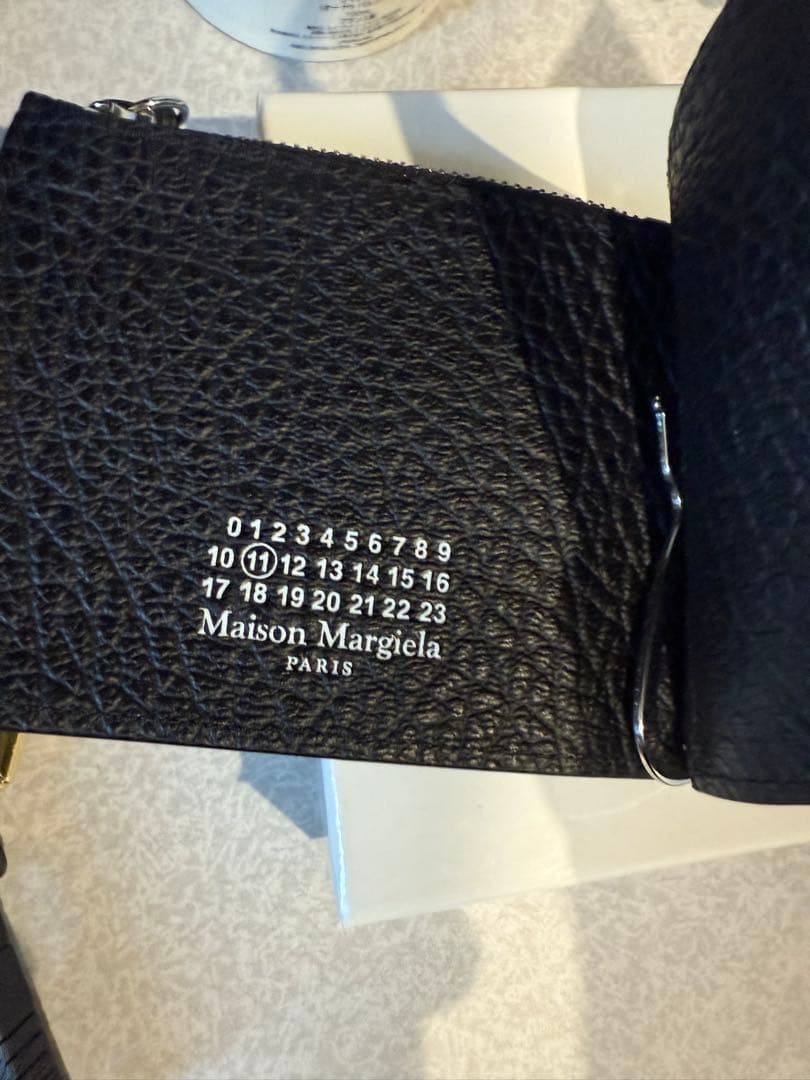 新型Maison Margiela メゾンマルジェラ マネークリップ レザー