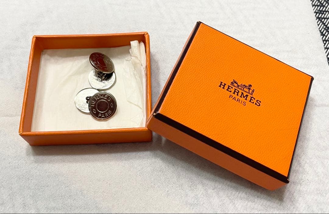 か*ず様 美品！値下げ！HERMES 型カフリンクス シルバー