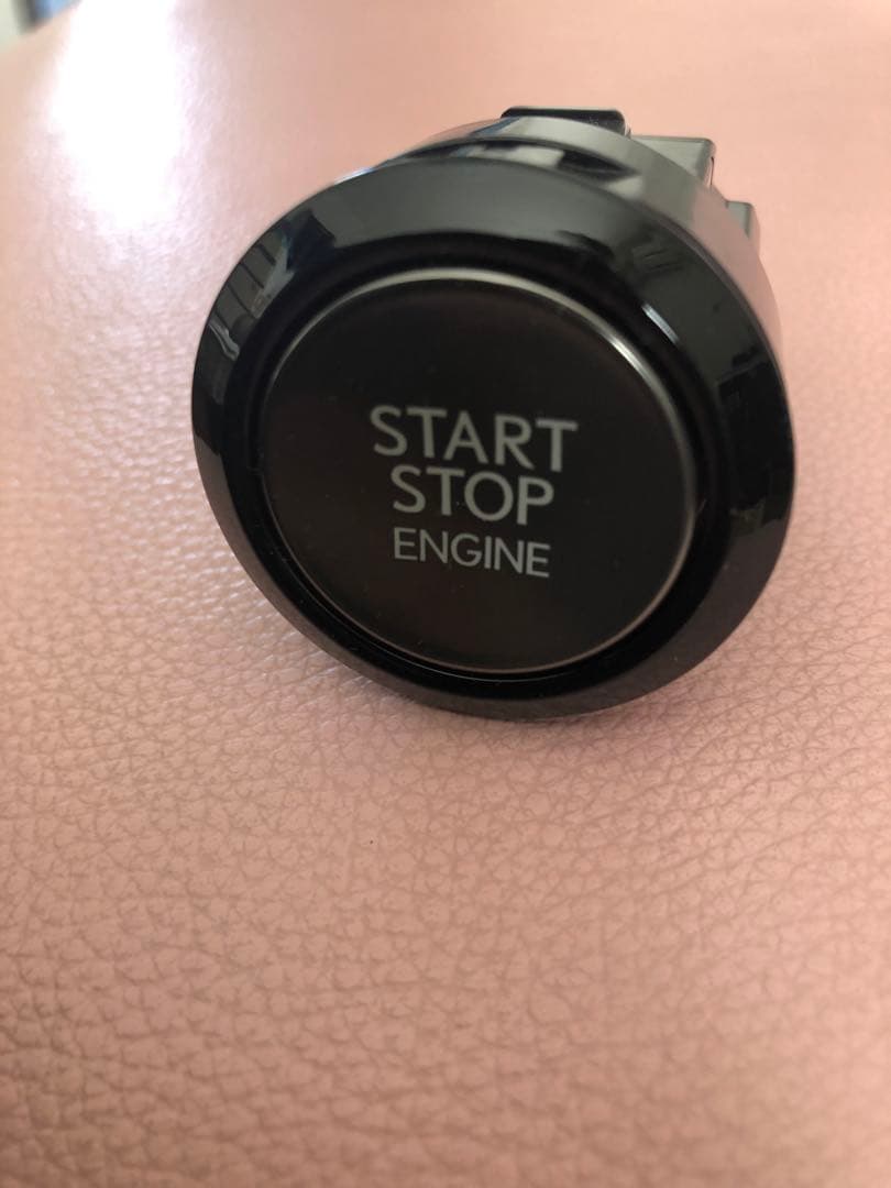 トヨタ　レクサス　エンジンスタートスイッチ