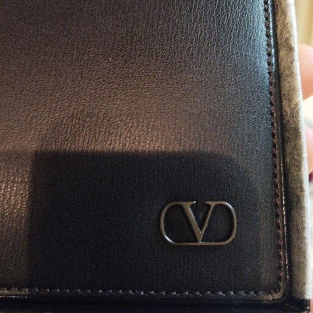 Valentino ガラヴァーニVロゴ　箱とタグ付き黒２つ折り札入 小銭入れ有り