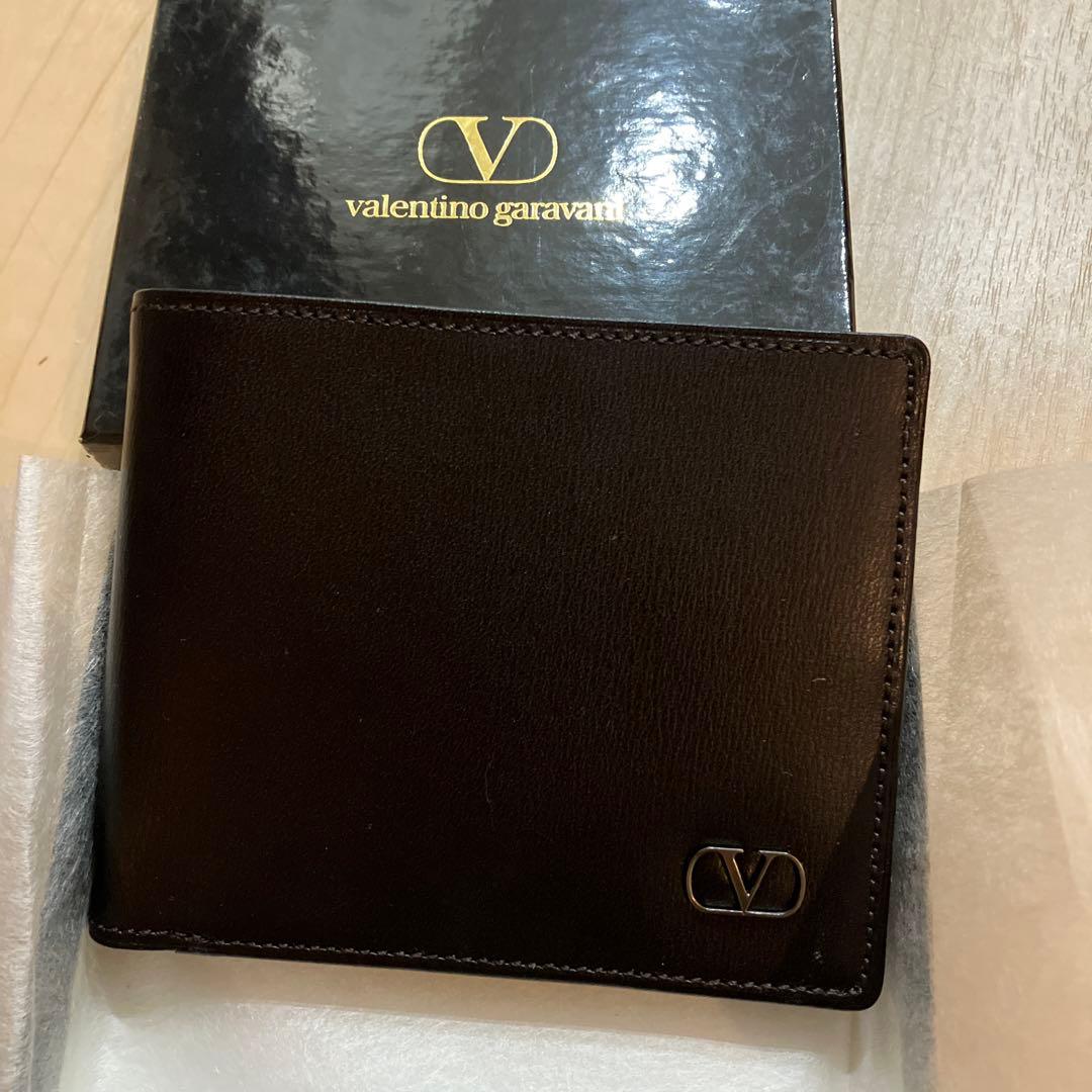 Valentino ガラヴァーニVロゴ　箱とタグ付き黒２つ折り札入 小銭入れ有り