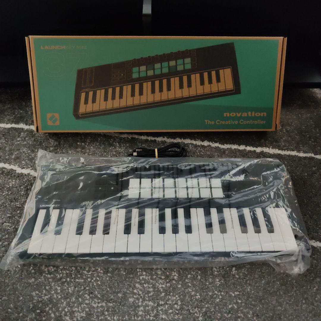 Novation Launchkey MINI 37 MK4 MIDIキーボード