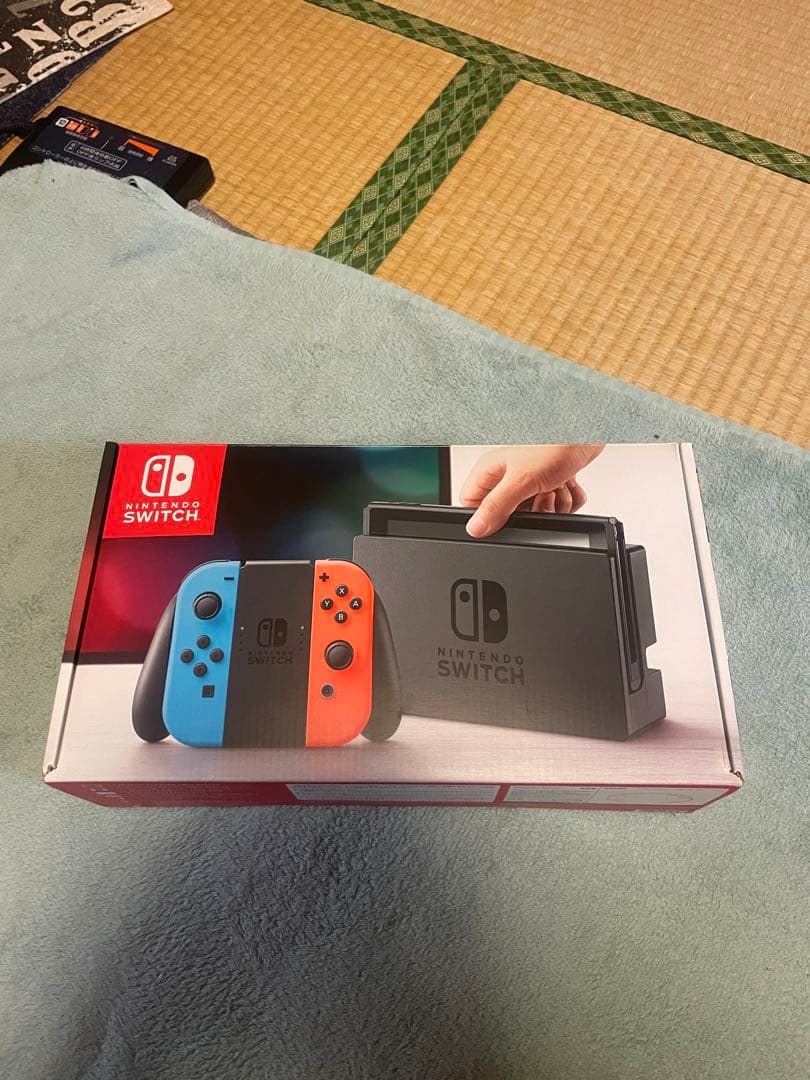 Nintendo Switch 本体 青/赤 緑/ピンクJoy-Con四つ付き