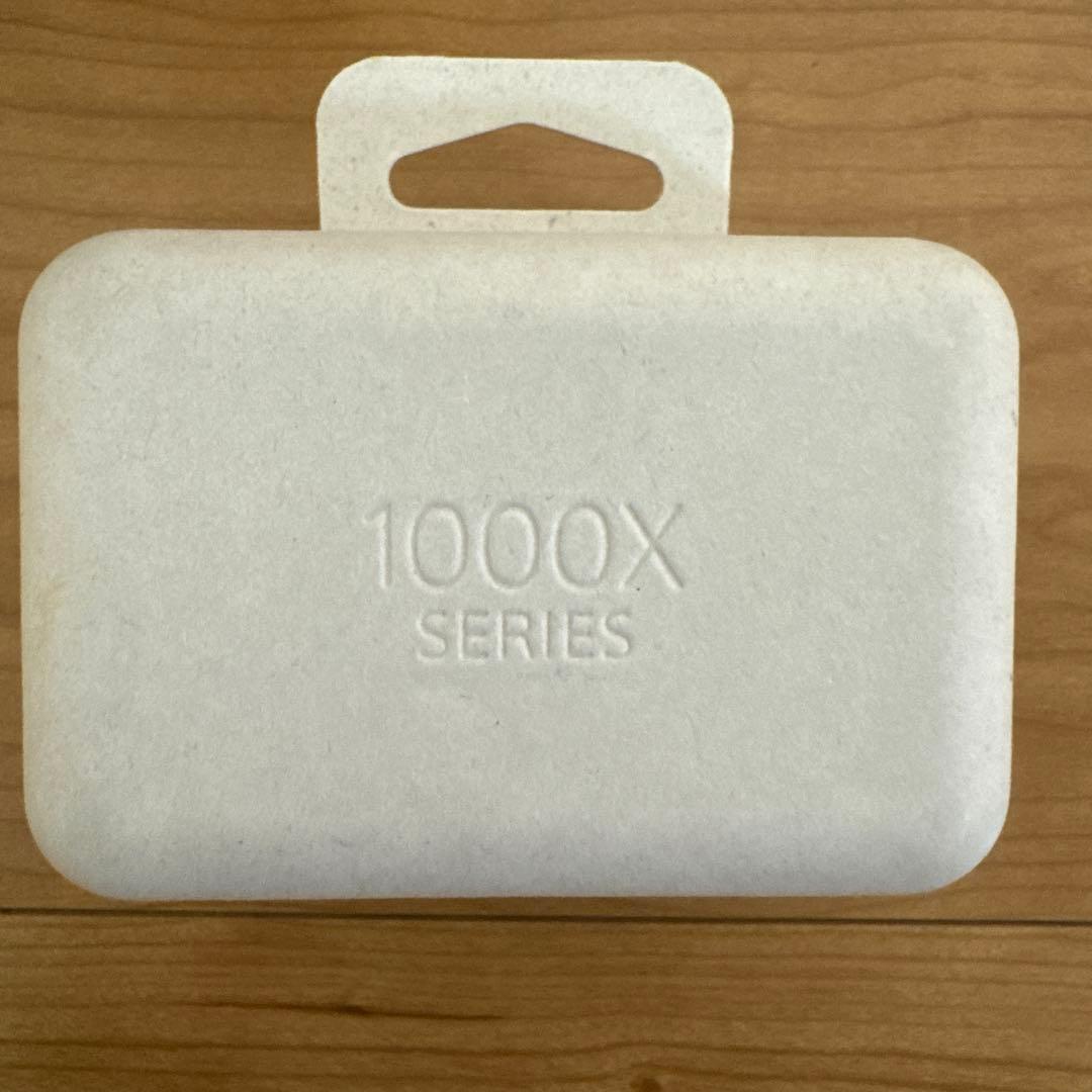 【完品】WF-1000XM4 ソニーワイヤレスイヤホン シリコンケーキ付き