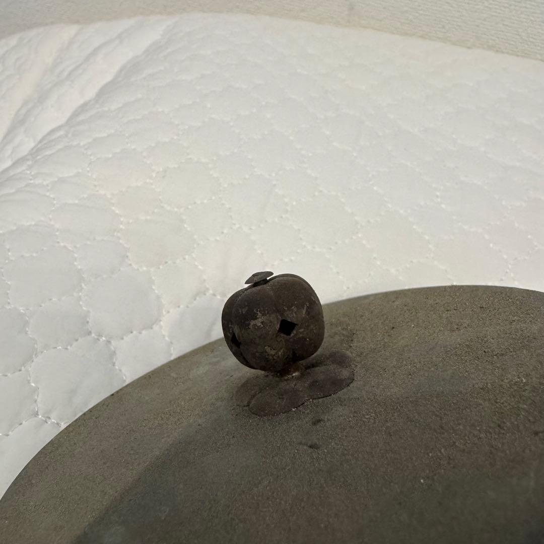 【骨董品】鉄製茶瓶 丸型 取っ手付き 時代物 アンティーク 高さ22cm 刻印