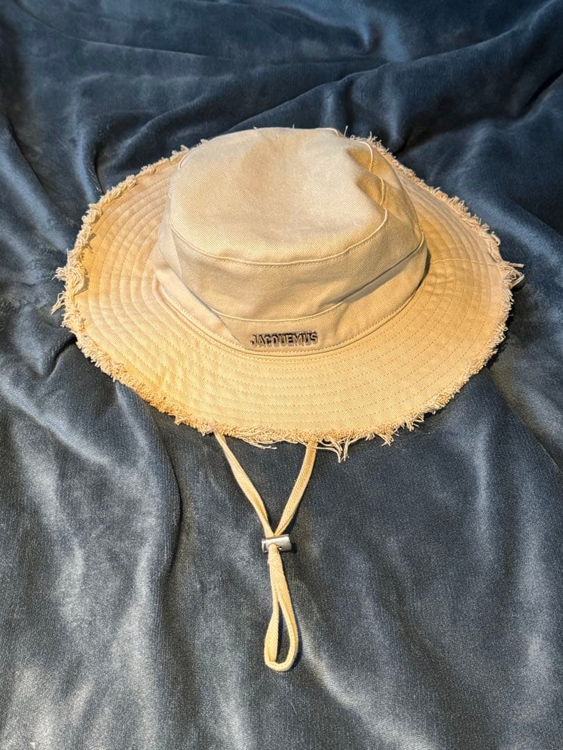 JACQUEMUS ベージュ バケットハット