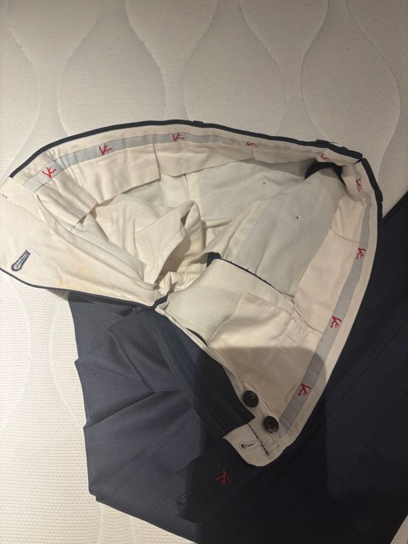 ISAIA ネイビー　スーツ　42