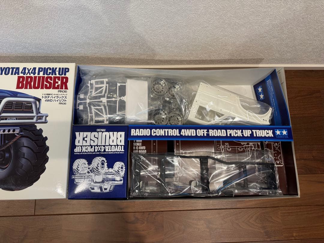 タミヤ トヨタハイラックス4X4 PICK UP BRUISER