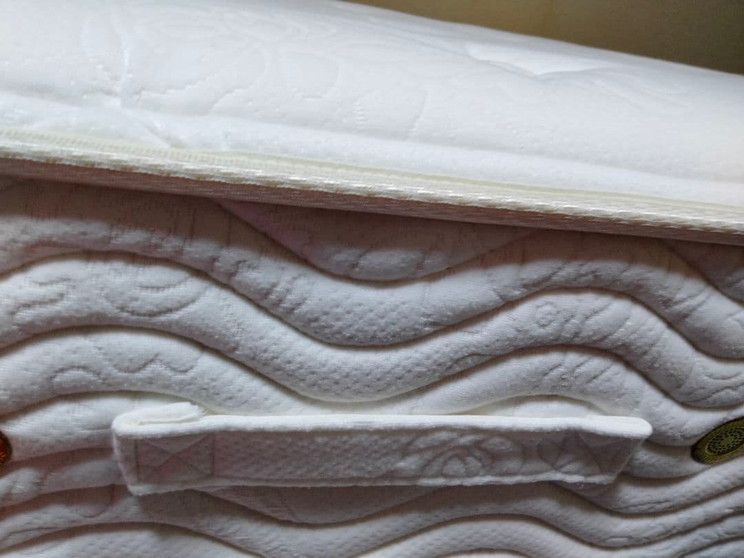 再値引き美品シモンズ シングルマット 配送料とメルカリ手数料が売上の半分と高い！