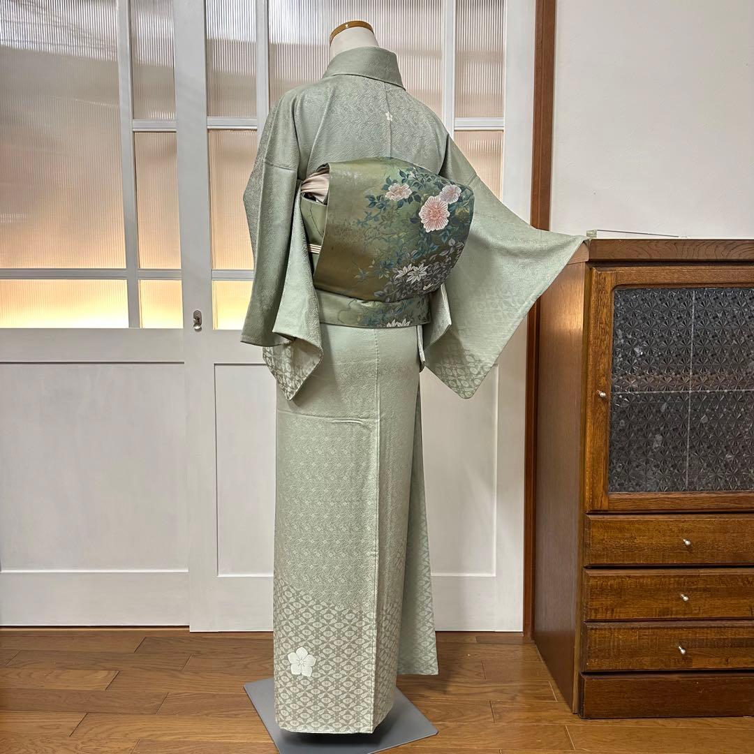 メ*ジ様 色無地　袷　正絹　一ツ紋　草花地紋　青磁鼠色　身丈151裄64サイズ小