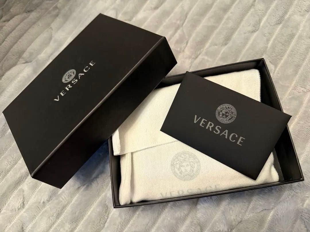 《最値下げ》VERSACE グリーン 二つ折り財布