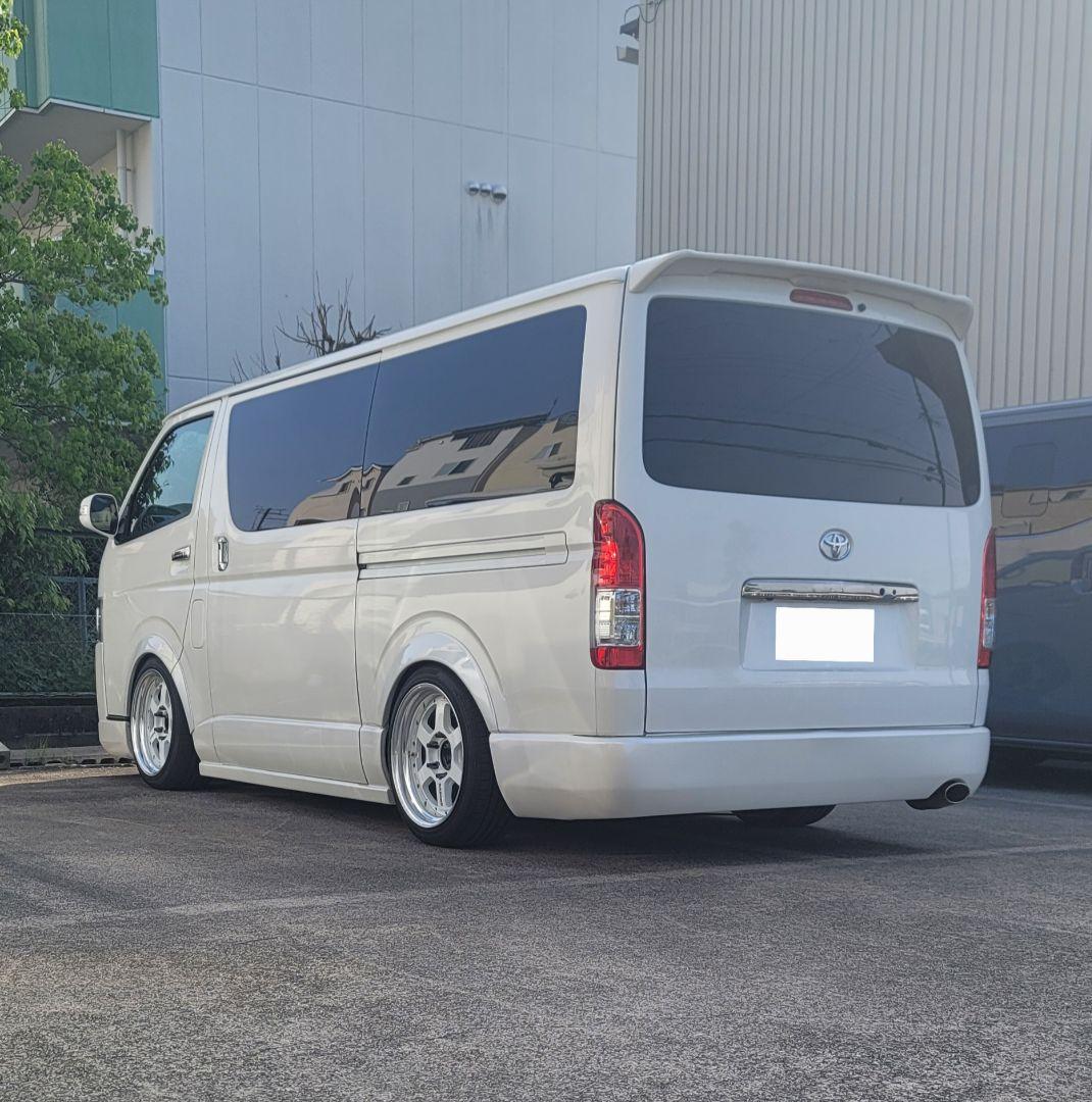 ハイエース 200系ナロー標準リアバンパー　 070塗装済み　引き取りOK