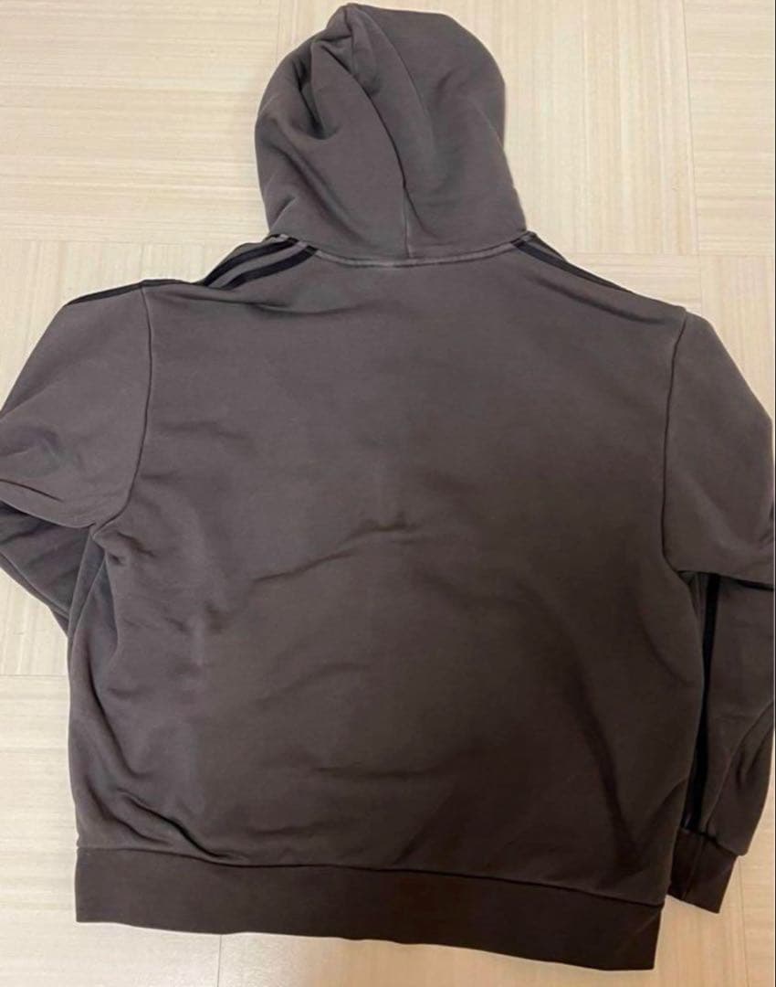 ラ*王様 adidas ジップパーカー　adilenium