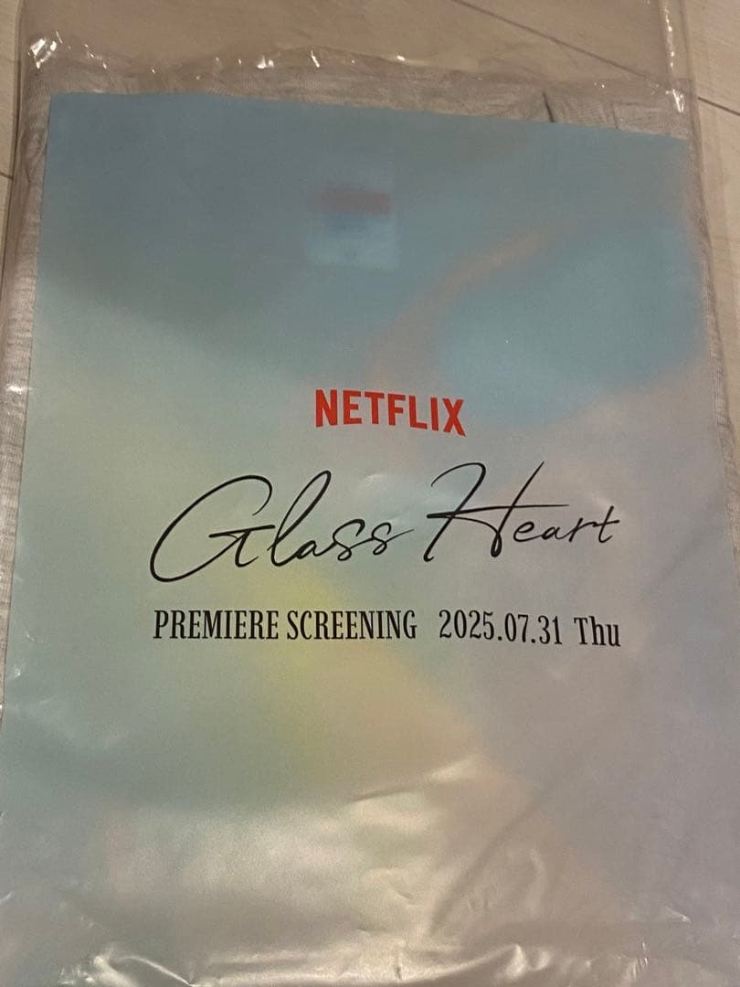 Netflix グラスハート Tシャツ