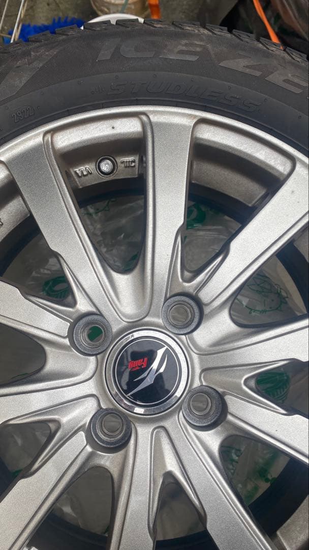 専用@スタッドレスタイヤ　4本　firelli 185 60 15インチ