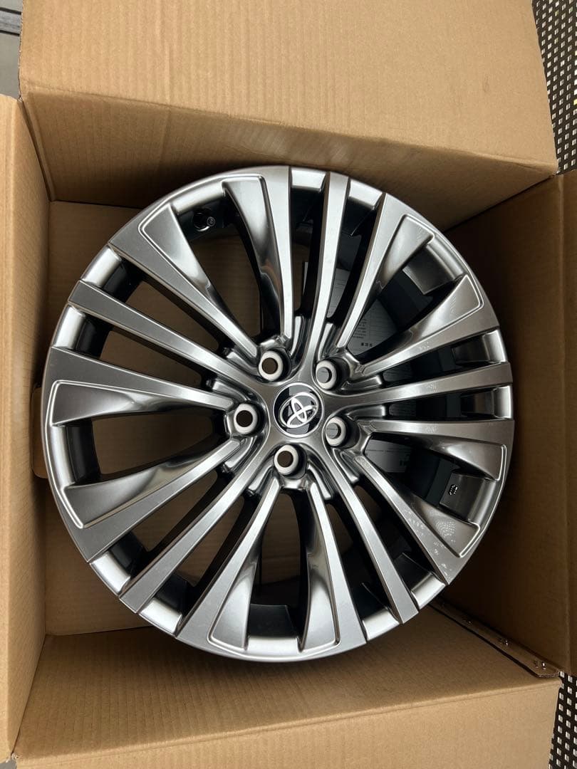 r*c様 トヨタ　ハリアー　純正ホイール【新車外し　未使用】