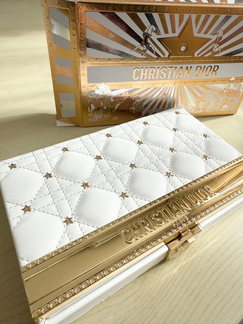 な*読様 ディオール　クチュール　マルチユースパレット　2025