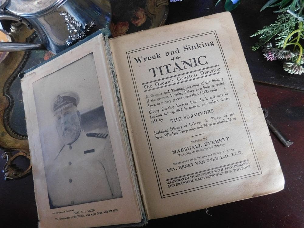 *゜+ 1912年　珍しい　タイタニック号の古書　英国の古書　アンティーク訳アリ